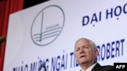 რობერტ გეიტსი ვიეტნამში ჩავიდა