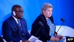 Président Félix Tshisekedi (D) pene na ministre ya yambo ya Norvège Erna Solberg, na bokutani ya Climate Action na New York, Etats-Unis, 23 septembre 2019.