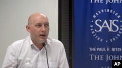 세종소사이어티 초청 강연회에서 북한 전문 여행사인 고려여행사의 사이먼 카커럴 씨