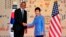 U.S. President Barack Obama (L) and South Korean President Park Geun-hye (R) pose for a photo during their meeting at the presidential Blue House in Seoul, April 25, 2014. 