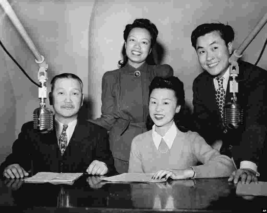 老照片回顾：美国之音中文广播70年