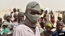 Un garçon dans un camp dans le village de Kidjendi près de Diffa, Niger, 19 juin 2016.