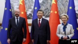 2023年12月7日，歐盟委員會主席烏爾蘇拉·馮德萊恩（Ursula von der Leyen，右）和歐洲理事會主席夏爾·米歇爾（Charles Michel）在北京與中國國家主席習近平舉行會晤。（歐洲理事會照片）
