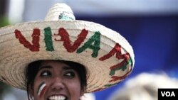 México celebró con una goleada en el campo, mientras los fanáticos también esperan noticias por los jugadores desafectados.