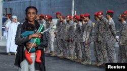 Des civils de différentes nationalités arrivent au port maritime de Djeddah après avoir été évacués par l'Arabie saoudite du SoudaN.