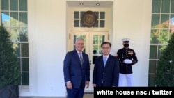 로버트 오브라이언 백악관 국가안보보좌관이 14일 백악관에서 서훈 한국 국가안보실장과 면담했다.