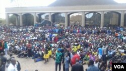 Ontanga beZanu embuthanweni wabo esigodlweni sebandla labo eHarare