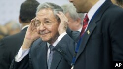 El régimen de Raúl Castro considera "justa" la decisión del presidente Barack Obama de excluir a la isla de la lista de países patrocinadores del terrorismo.