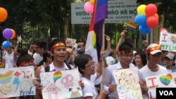 Ðây là cuộc diễu hành đầu tiên ở Việt Nam thể hiện niềm tự hào của người đồng tính