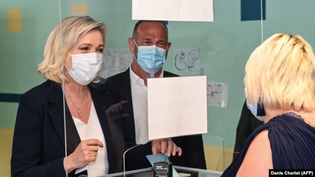 Marine Le Pen duke votuar