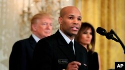 Jerome Adams, Director de Salud de Estados Unidos durante un evento en la Casa Blanca, el 13 de febrero de 2018. 