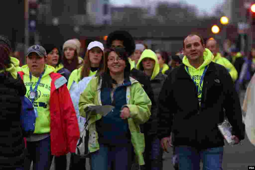 Volunteers prepare for the inauguration of Donald Trump in Washington, Jan. 20, 2017. (Photo: Yahya Ahmed / VOA kurdish service) 