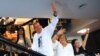 El candidato presidencial venezolano, Edmundo González Urrutia, junto a su esposa y la líder María Corina Machado en la Universidad Central de Venezuela. 