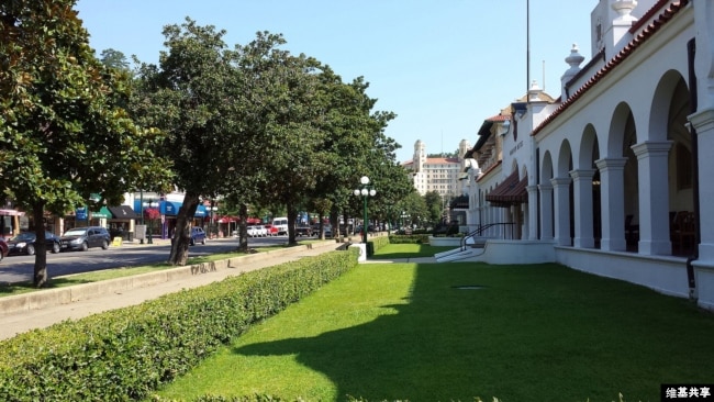 A view of Bathhouse Row (Photo by Brandonrush)