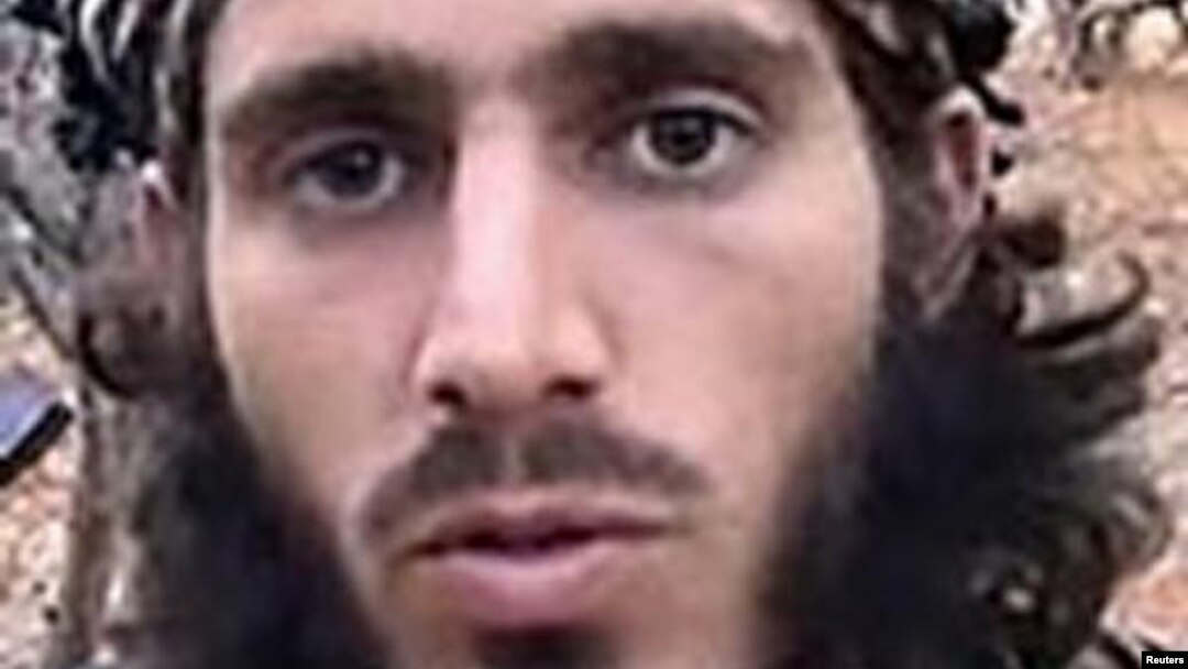 Omar Shafik Hammami là công dân Mỹ đến Somalia năm 2006 và tham gia cánh quân sự của al-Shabab.