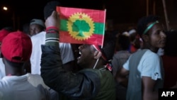 Les Oromo célèbrent la veille d'Ireecha, également appelée Irreessa, une fête d'action de grâce du peuple oromo en Éthiopie, le 29 septembre 2018.