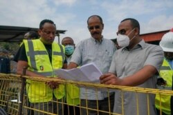 Eritrean and Ethiopian leaders Observing GERD