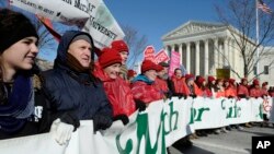 支持墮胎人士早前到美國最高法院集會紀念1973年將墮胎合法化