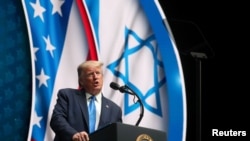 Дональд Трамп выступает на саммите Национального саммита Израильско-Американского совета, Флорида