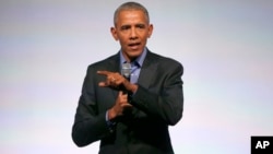 L'ancien président Barack Obama donne un discours au sommet de l'Obama Foundation, le 1er novembre 2017, à Chicago.