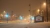 A sign in southeast Washington welcomes visit to the nation's capital as it braces for a historic snowstorm (P. Datcher/VOA)