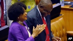 FILE: UCyril Ramaphosa loNkosazana Baleka Mbete edale lephalamende eCape Town, South Africa, Feb. 15, 2018.