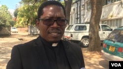 UMfundisi Kenneth Mtata okunhlanganiso yeZimbabwe Council of Churches, ngomunye wabakhangelelwe ukuthi bazabe besemhlanganweni oqoqwe yinhlanganiso le eHarare ngoMvulo. (S. Mhofu/VOA)