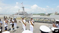 যুক্তরাষ্ট্রের নৌসেনাদের স্বাগত জানাচ্ছে বাংলাদেশ