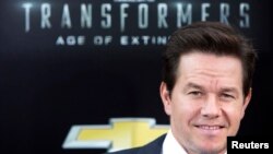 Mark Wahlberg tiba pada pemutara perdana 'Transformers: Age of Extinction' di New York, Juni tahun lalu.