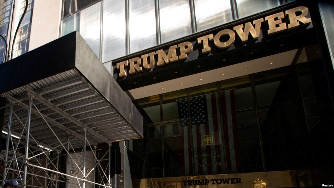 ARCHIVO - Antes de asumir como presidente de EEUU, en enero de 2016, Donald Trump cedió el control de sus negocis a sus hijos mayores, los críticos consideraron que no era suficiente para evitar conflictos de interés.