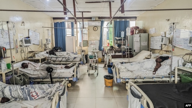 Seriously injured patients requiring oxygen are treated in the intensive care unit of the ICRC hospital in Goma, on Jan. 20, 2025.