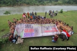 Kampanye tolak tambang batubara dari Koalisi Penyelamat Bentang Seblat, Bengkulu. (Courtesy Photo: Sofian Rafflesia)