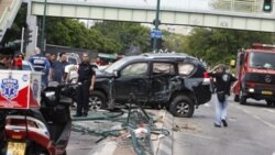 مقام های دولتی می گويند برخورد اين کاميون به يک اتوبوس و چند اتوموبيل شخصی ممکن است حاصل حمله ای از پيش طراحی شده باشد