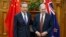 新西兰外交部长彼得斯（Winston Peters）在一场活动中抨击中国在太平洋岛屿安全领域加强存在的努力，并警告中国不要采取可能“破坏稳定”或破坏区域安全的行动。图为彼得斯3月18日会见到访的中国外交部长王毅。（美联社）