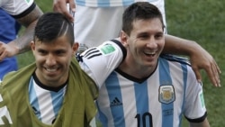 Lionel Messi da Sergio Aguero - 1'00"