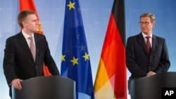 Crnogorski i nemački ministar inostranih poslova, Igor Lukšić i Gvido Vestervele, na konferenciji za novinare u Berlinu