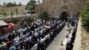 Ribuan Muslim Berkumpul di Luar Pintu Masuk Yerusalem