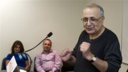 آمريکايی ايرانی تبار پس از دو سال تحمل زندان در ايران به آمريکا بازگشت