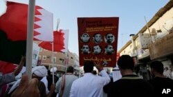 تجمع گروهی از منتقدان حکومت بحرین در اعتراض به بازداشت شیخ علی سلمان رهبر اپوزوسیون شیعه بحرین - آرشیو