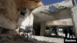 Hospital danificado em zona sob controlo rebelde de Atareb, Síria (21 Março 2021)