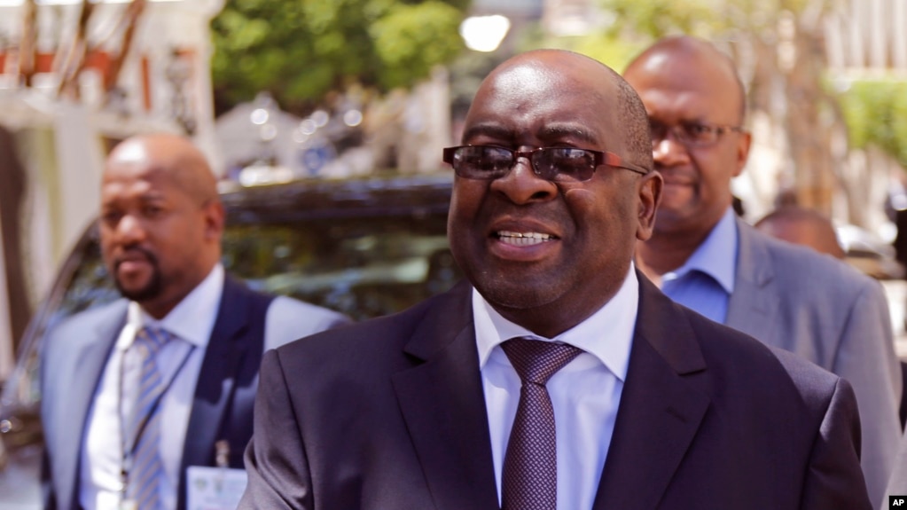 Nhlanhla Nene, arrive au Parlement au Cap, le 25 fevrier 2015