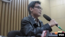 Wakil Ketua KPK Johan Budi menilai wacana pemberian remisi untuk koruptor merupakan kemunduran dalam pemberantasan korupsi. (foto: VOA/Andylala)