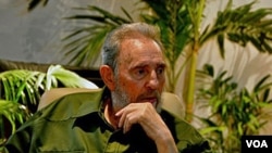 Fidel Castro saat menghadiri upacara penghormatan bagi pahlawan nasional Jose Marti di Havana, 26 Juli 2010.