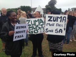 Protesters gather in the tiny seaside town of St. Francis Bay to demand the resignation of South African President Jacob Zuma, April 7, 2017. (Photo courtesy of Jennifer Janin)