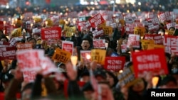 2016年11月19日首爾大批民眾抗議要求朴槿惠下台