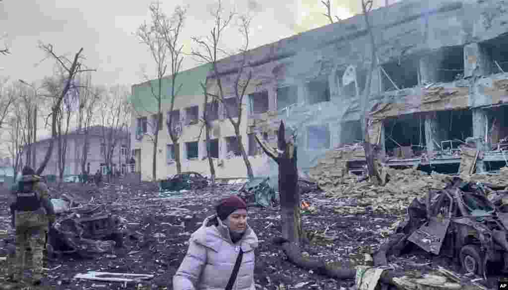 This image taken from video issued by Mariupol City Council shows the aftermath of Mariupol Hospital after an attack, in Mariupol, Ukraine, March 9, 2022.&nbsp;President Volodymyr Zelenskyy wrote on Twitter that there were &ldquo;people, children under the wreckage&rdquo; of the hospital and called the strike an &ldquo;atrocity.