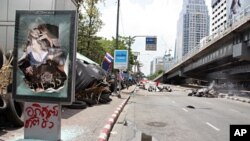 Areas of Bangkok Look Increasingly Like a War Zone, Bangkok, 17 May 2010