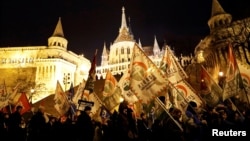 Húngaros protestas luego que el primer ministro Viktor Orban pronunció su discurso anual sobre el estado de la nación en Budapest. Febrero 10, 2019.