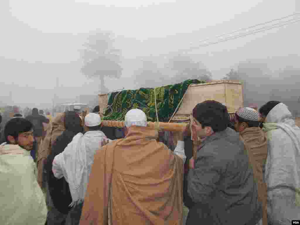 Pakistan is mourning as the nation prepares for mass funerals for over 140 people, most of them children, killed in a Taliban attack on a school in the country&#39;s northwest, Dec. 17, 2014. (VOA)