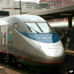 Barack Obama veut préserver les investissements dans les TGV , comme l'Acela Express de la compagnie Amtrak